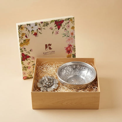 Regal Ganesh & Silver Urli Set